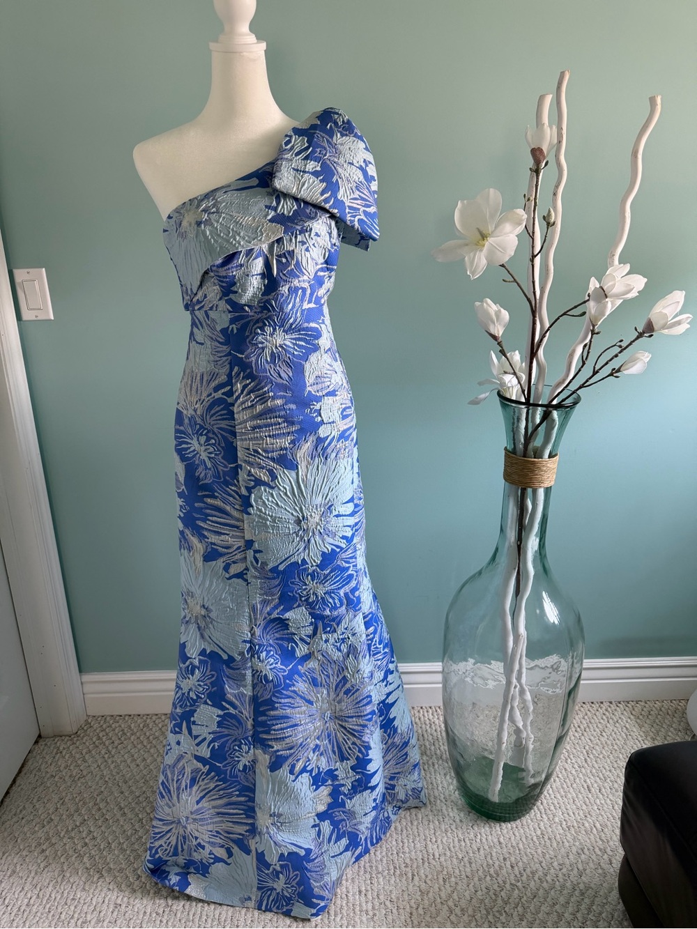 Donna Karan Blue One-Shoulder Floral Jacquard Gown size 12